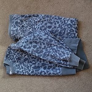 Joy Lab matching sweat outfit, size Medium